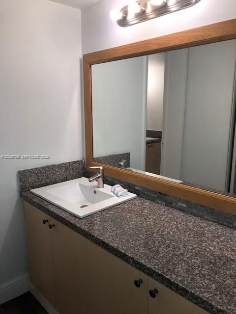 For Rent: $1,650 (1 beds, 1 baths, 826 Square Feet)