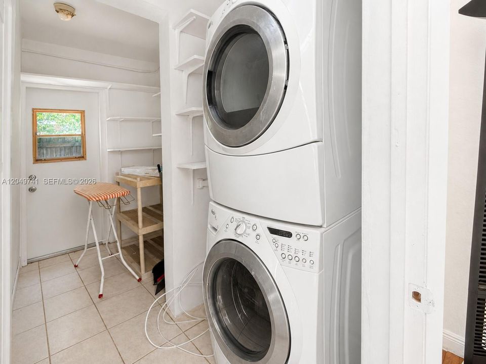 В аренду: $2,800 (3 спален, 2 ванн, 1390 Квадратных фут)