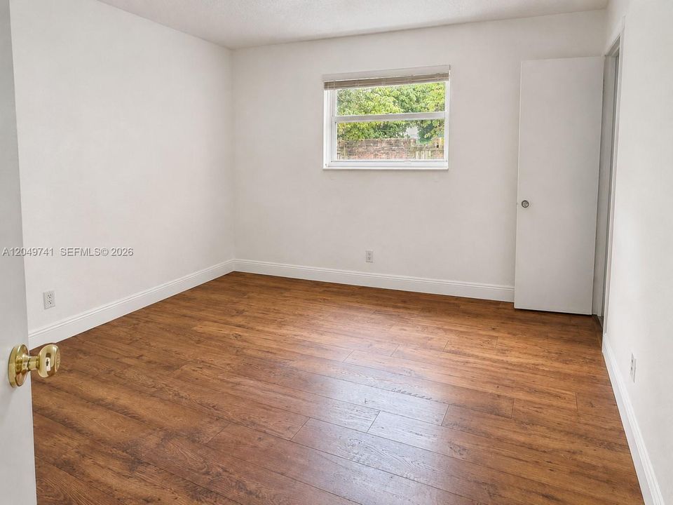 В аренду: $2,800 (3 спален, 2 ванн, 1390 Квадратных фут)