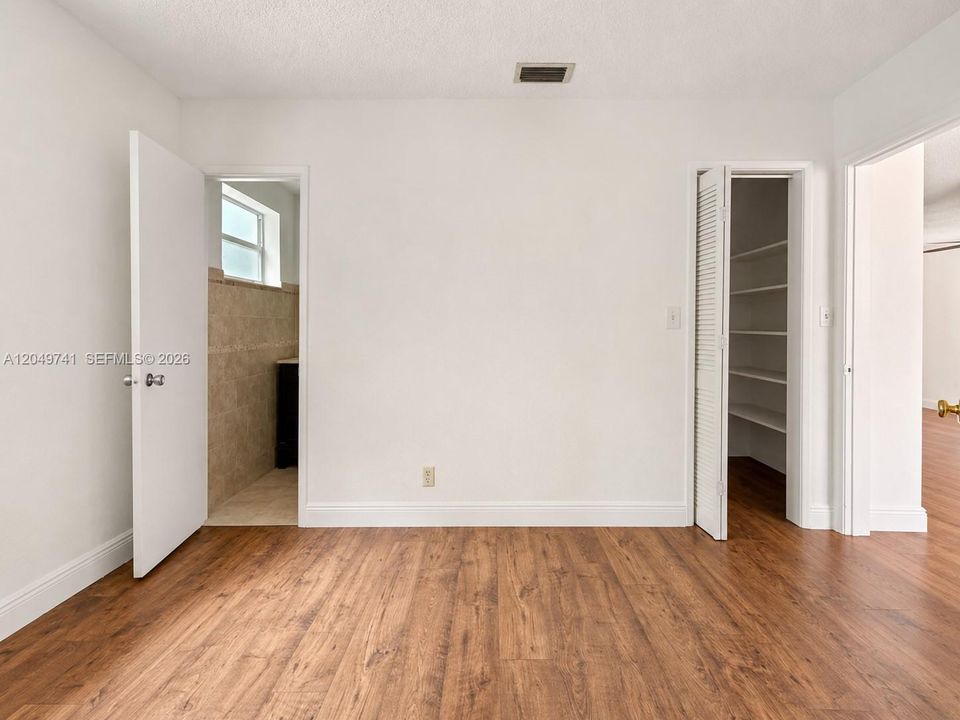 В аренду: $2,800 (3 спален, 2 ванн, 1390 Квадратных фут)