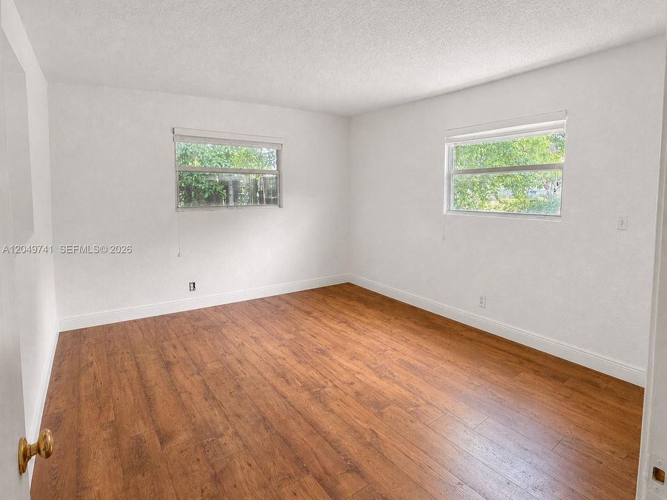 В аренду: $2,800 (3 спален, 2 ванн, 1390 Квадратных фут)