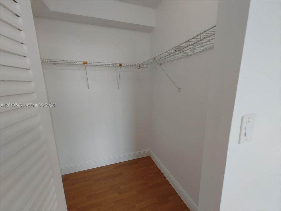 For Rent: $2,250 (2 beds, 2 baths, 898 Square Feet)
