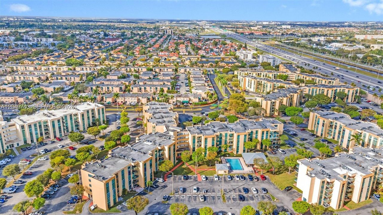 For Rent: $2,250 (2 beds, 2 baths, 898 Square Feet)