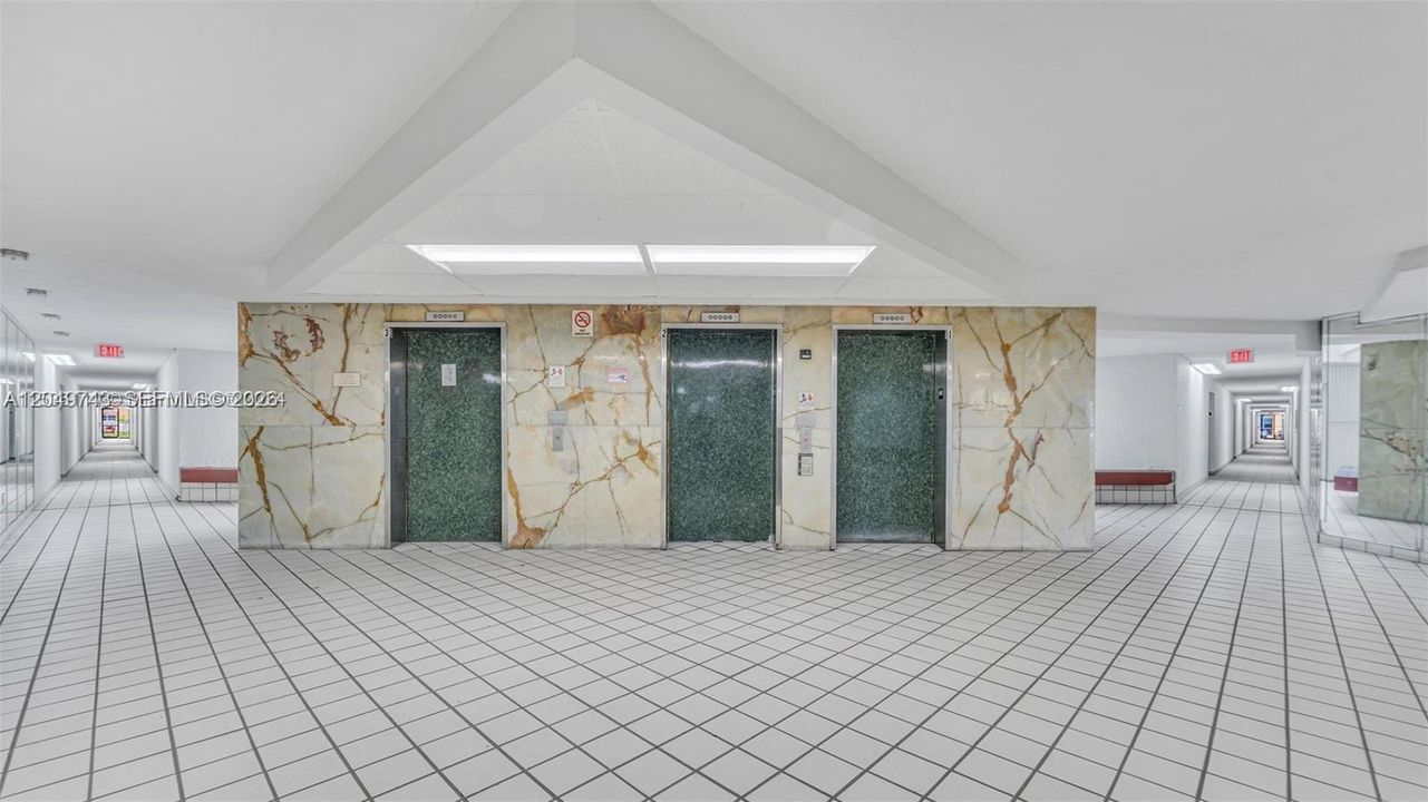 For Rent: $2,250 (2 beds, 2 baths, 898 Square Feet)
