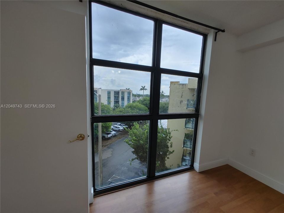 For Rent: $2,250 (2 beds, 2 baths, 898 Square Feet)