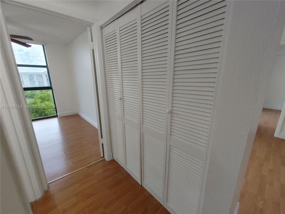 For Rent: $2,250 (2 beds, 2 baths, 898 Square Feet)
