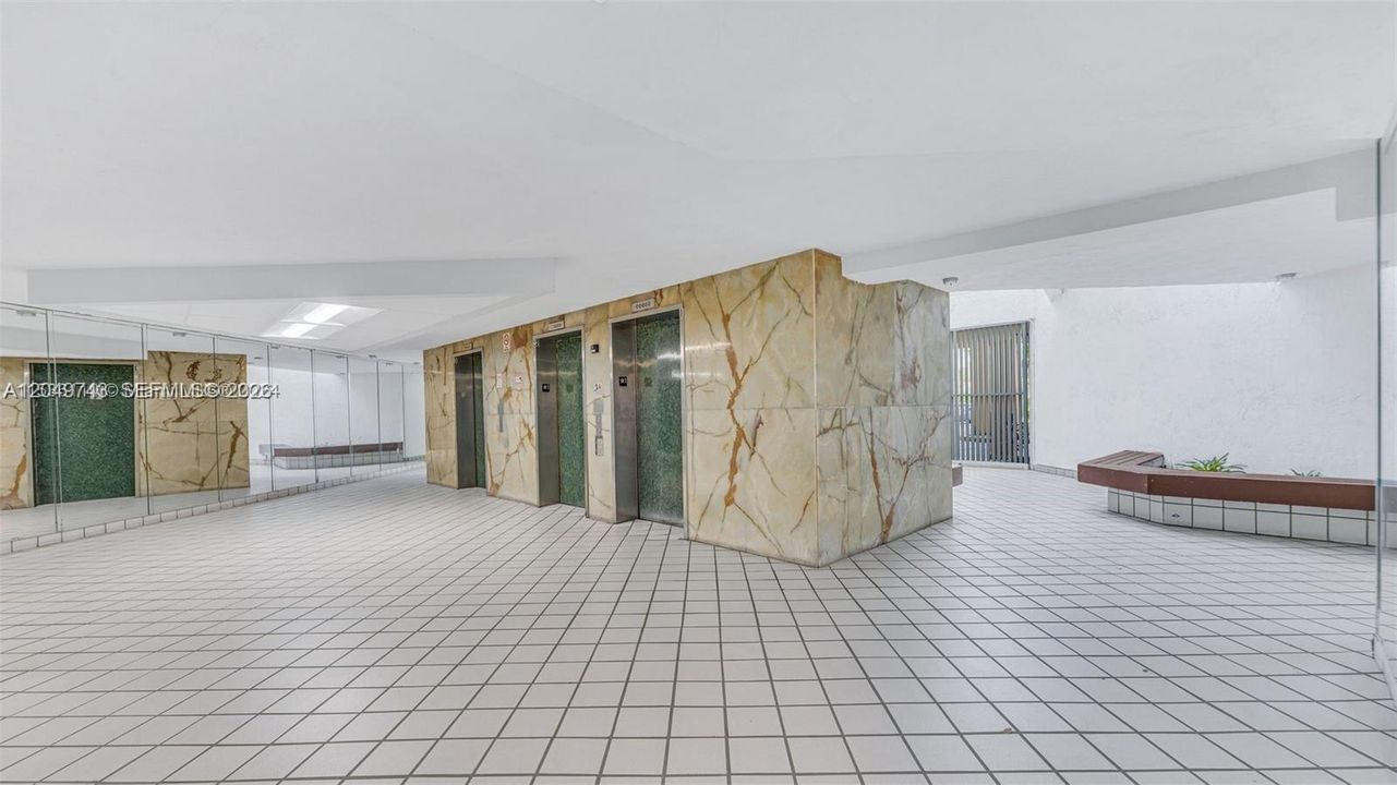 For Rent: $2,250 (2 beds, 2 baths, 898 Square Feet)
