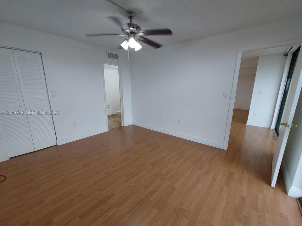 For Rent: $2,250 (2 beds, 2 baths, 898 Square Feet)