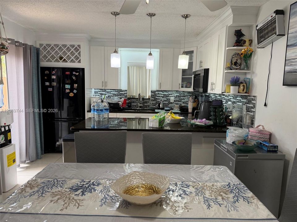 For Sale: $264,000 (2 beds, 2 baths, 1262 Square Feet)