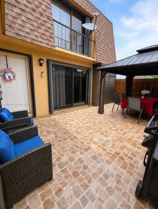 For Sale: $264,000 (2 beds, 2 baths, 1262 Square Feet)