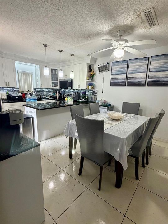 For Sale: $264,000 (2 beds, 2 baths, 1262 Square Feet)