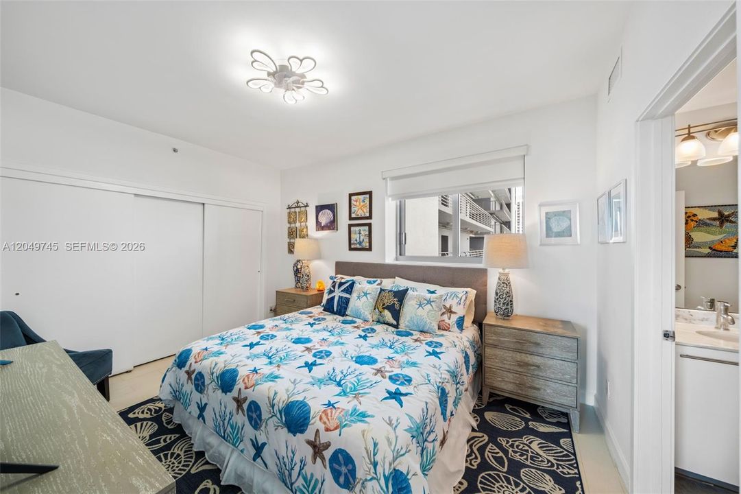 For Rent: $5,350 (2 beds, 2 baths, 1323 Square Feet)