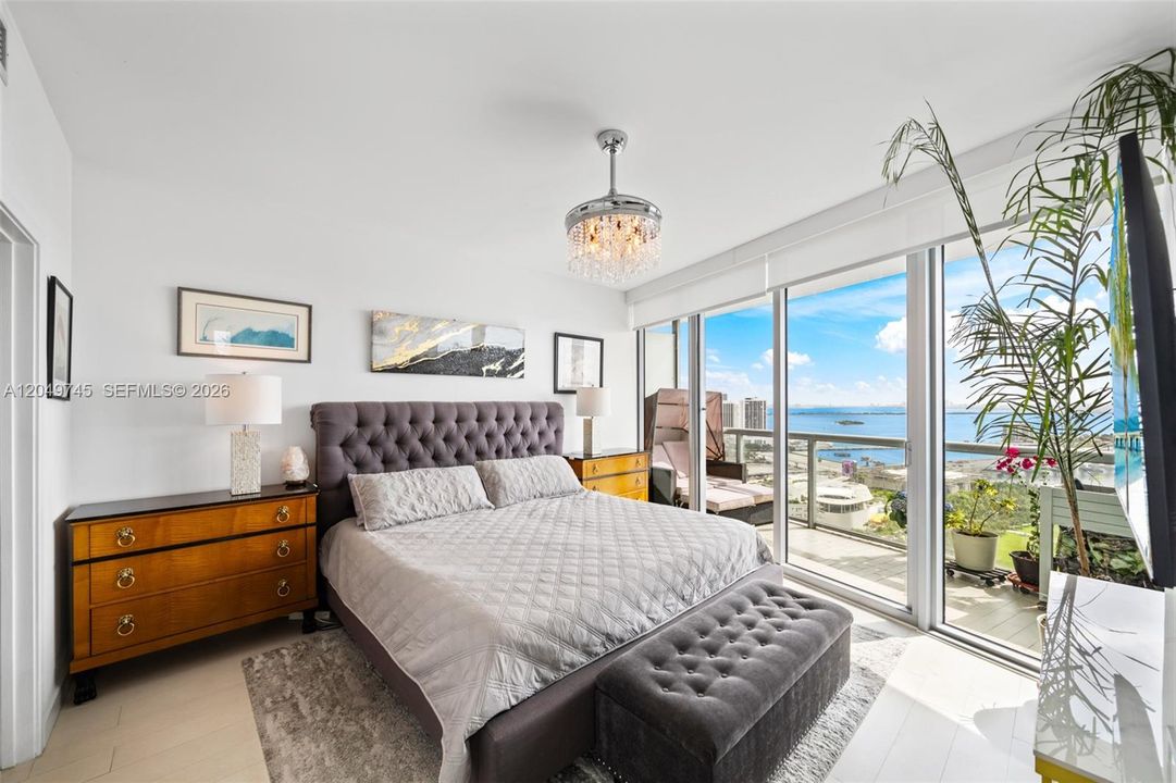 For Rent: $5,350 (2 beds, 2 baths, 1323 Square Feet)
