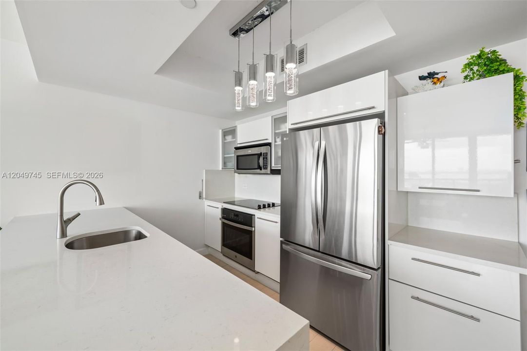 For Rent: $5,350 (2 beds, 2 baths, 1323 Square Feet)