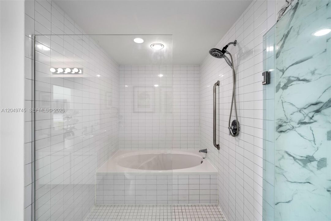 For Rent: $5,350 (2 beds, 2 baths, 1323 Square Feet)