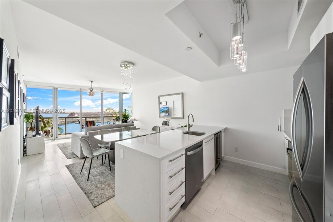 For Rent: $5,350 (2 beds, 2 baths, 1323 Square Feet)
