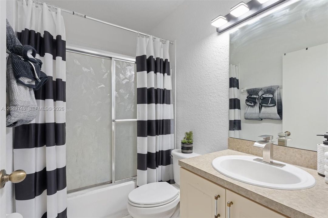 For Sale: $465,000 (3 beds, 2 baths, 1570 Square Feet)