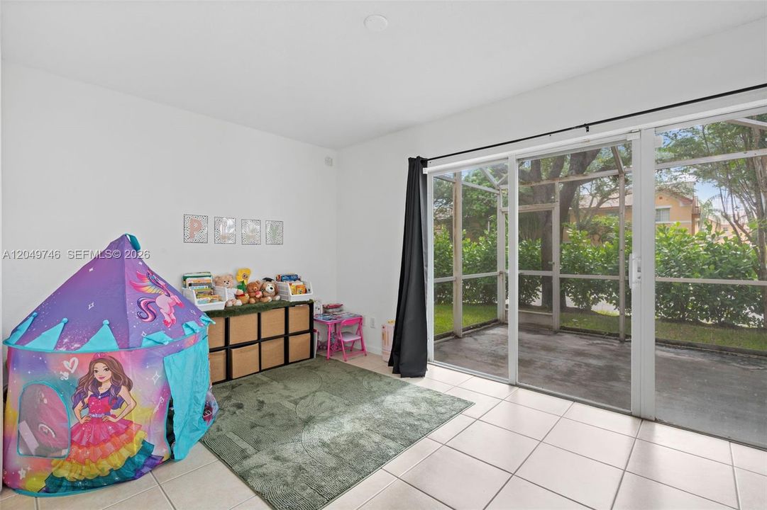 For Sale: $465,000 (3 beds, 2 baths, 1570 Square Feet)