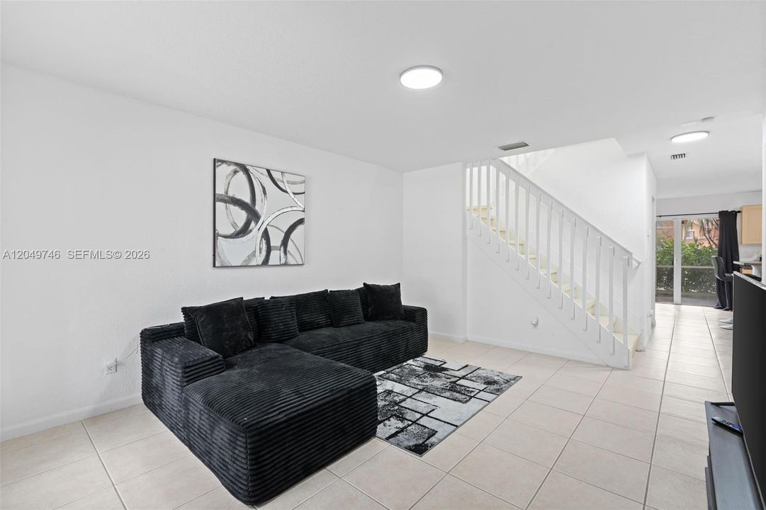 For Sale: $465,000 (3 beds, 2 baths, 1570 Square Feet)