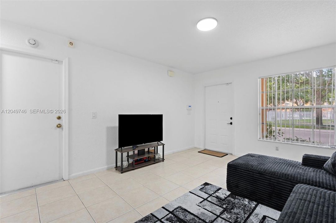 For Sale: $465,000 (3 beds, 2 baths, 1570 Square Feet)