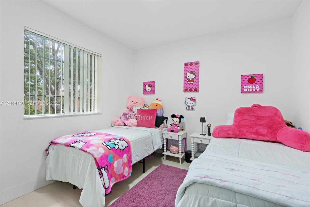 For Sale: $465,000 (3 beds, 2 baths, 1570 Square Feet)