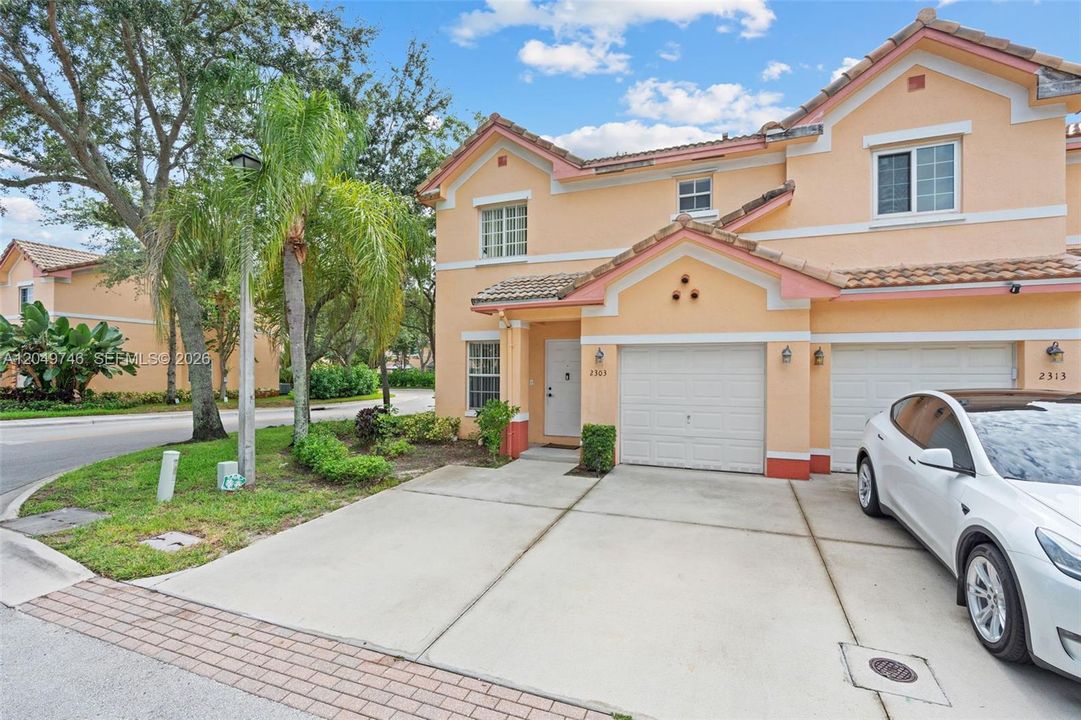 For Sale: $465,000 (3 beds, 2 baths, 1570 Square Feet)