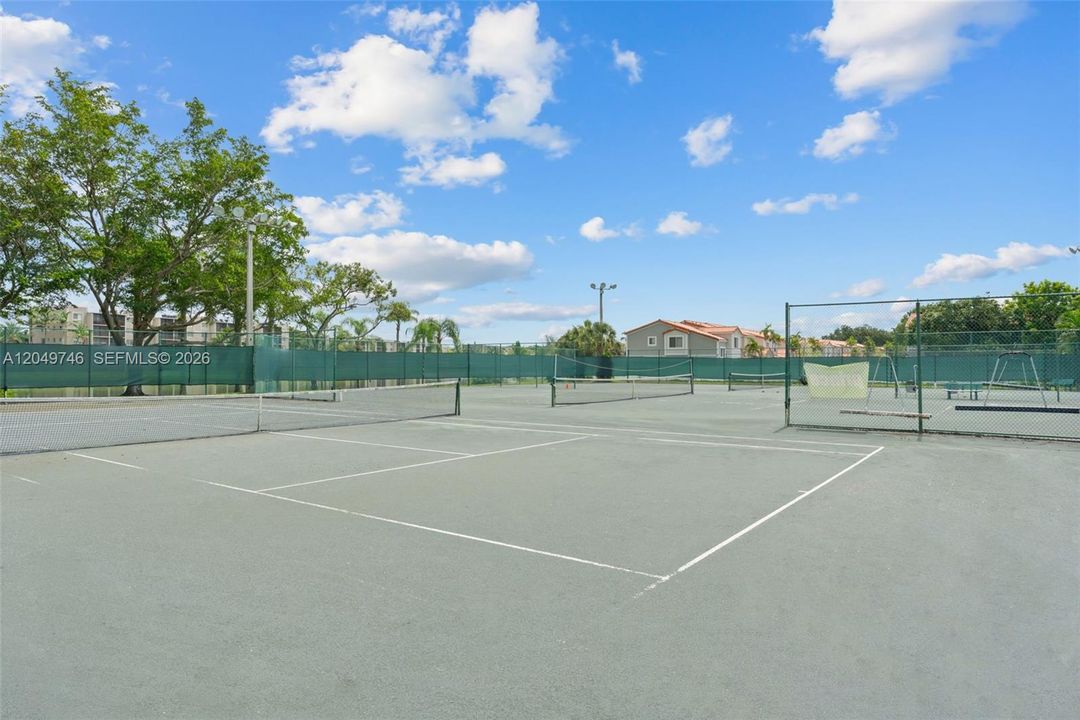 For Sale: $465,000 (3 beds, 2 baths, 1570 Square Feet)