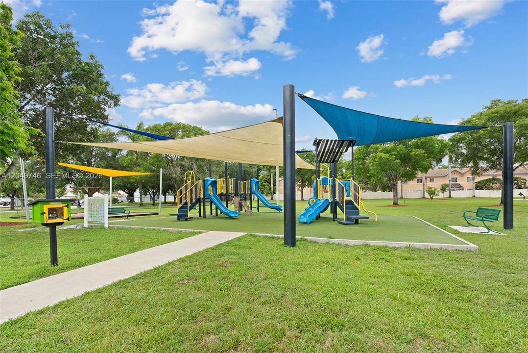 For Sale: $465,000 (3 beds, 2 baths, 1570 Square Feet)