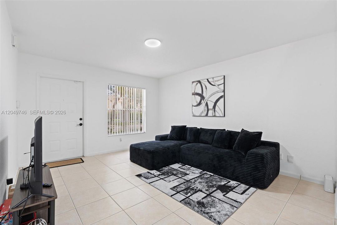 For Sale: $465,000 (3 beds, 2 baths, 1570 Square Feet)