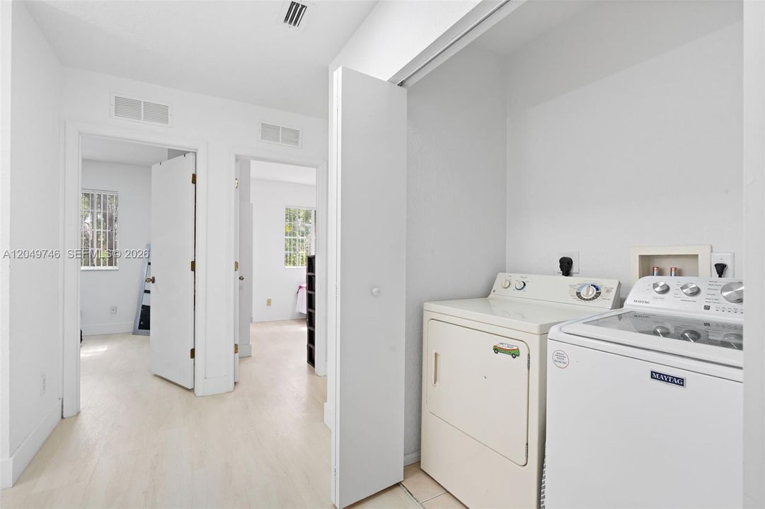 For Sale: $465,000 (3 beds, 2 baths, 1570 Square Feet)