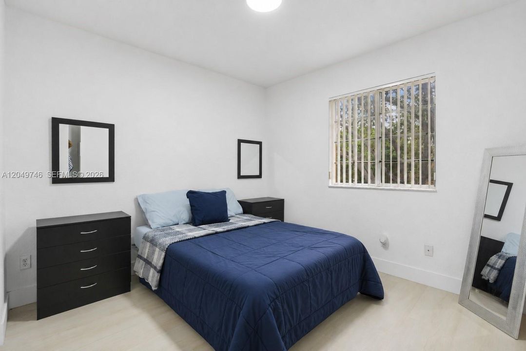 For Sale: $465,000 (3 beds, 2 baths, 1570 Square Feet)