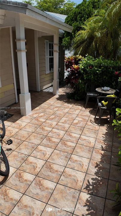 For Rent: $3,500 (3 beds, 3 baths, 931 Square Feet)
