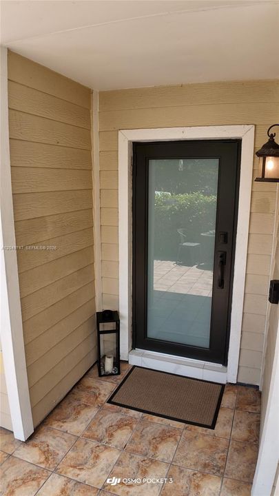 For Rent: $3,500 (3 beds, 3 baths, 931 Square Feet)