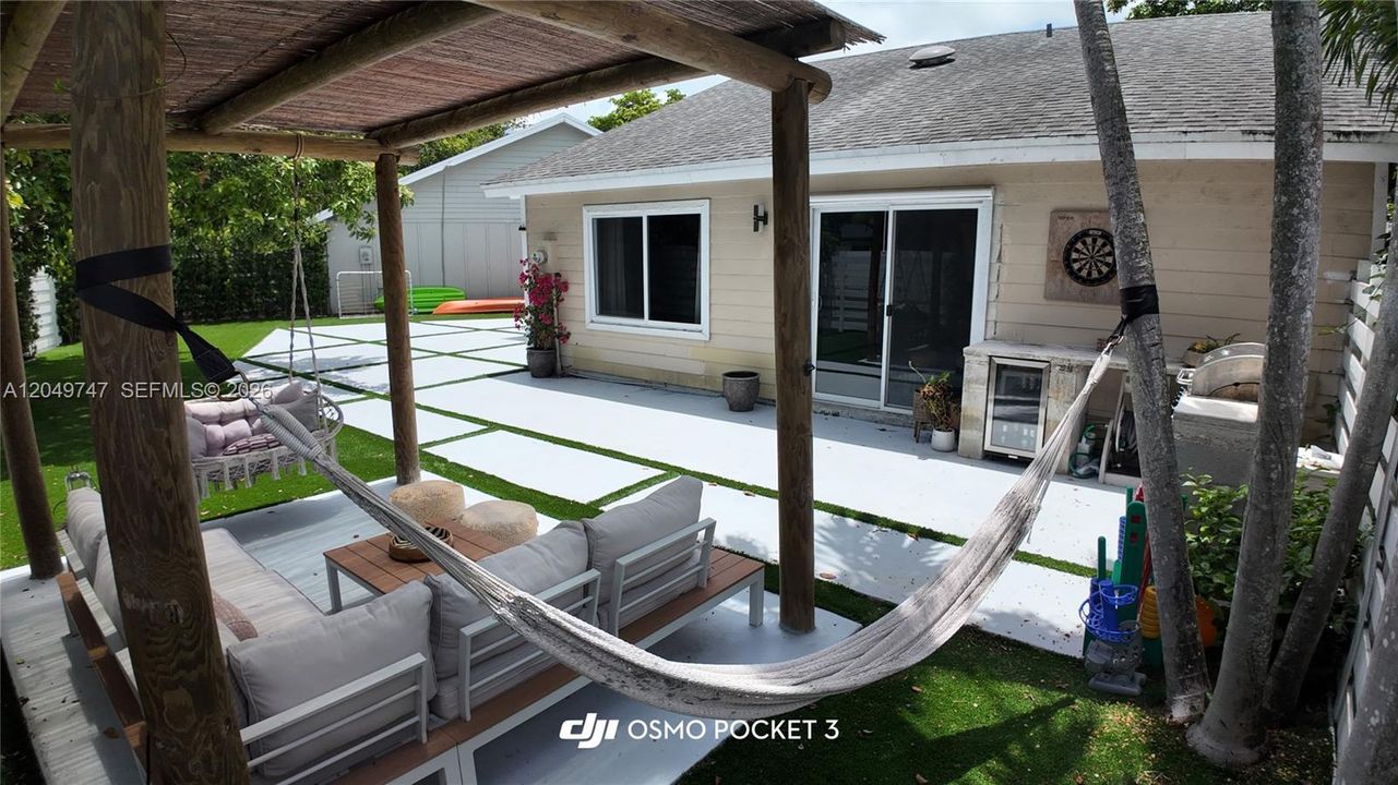 For Rent: $3,500 (3 beds, 3 baths, 931 Square Feet)