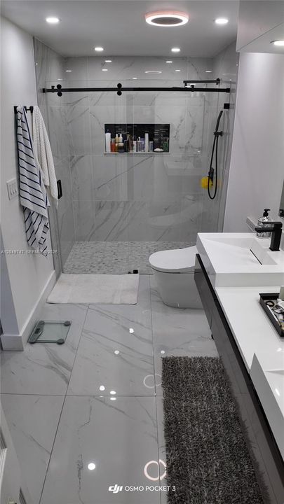 For Rent: $3,500 (3 beds, 3 baths, 931 Square Feet)