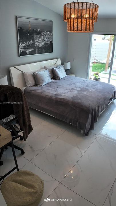 For Rent: $3,500 (3 beds, 3 baths, 931 Square Feet)