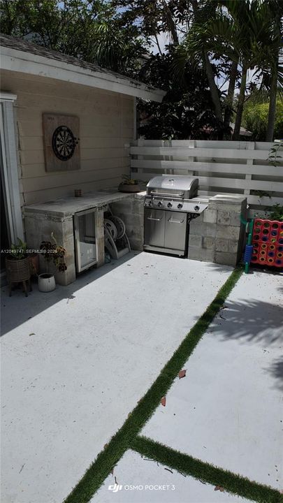 For Rent: $3,500 (3 beds, 3 baths, 931 Square Feet)