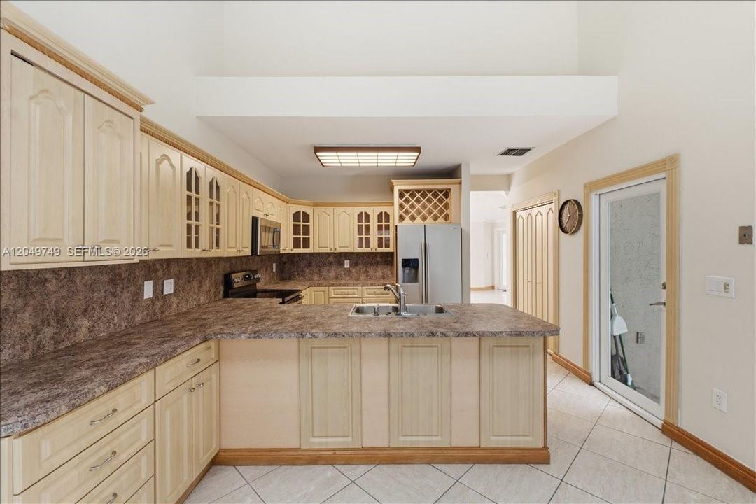 For Rent: $5,300 (4 beds, 3 baths, 3258 Square Feet)