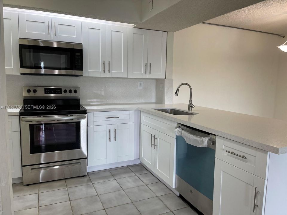 For Rent: $1,790 (1 beds, 1 baths, 813 Square Feet)