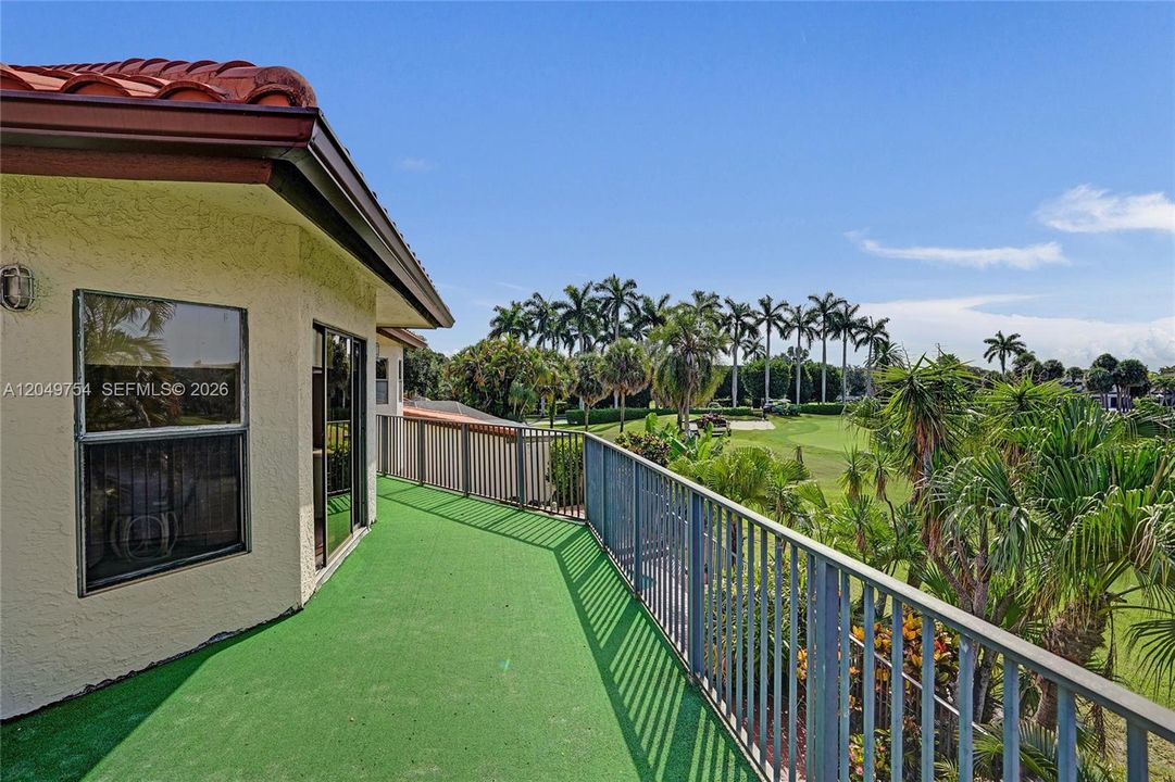 For Sale: $1,075,000 (4 beds, 4 baths, 4013 Square Feet)