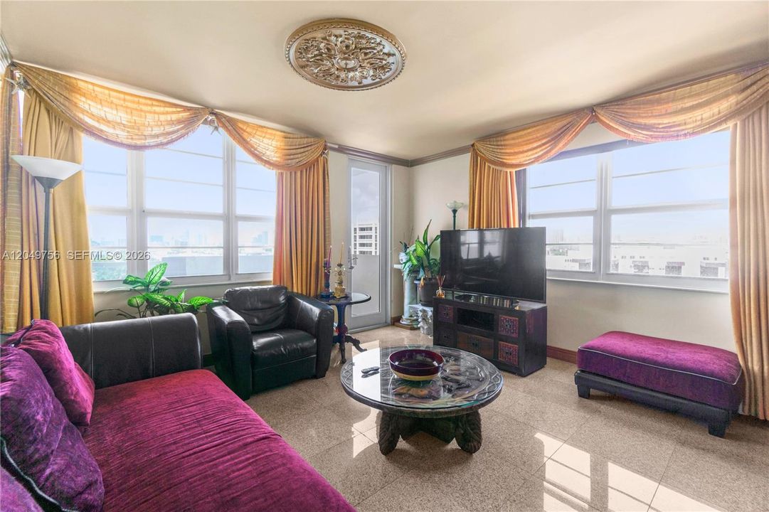 For Rent: $5,000 (2 beds, 2 baths, 1190 Square Feet)
