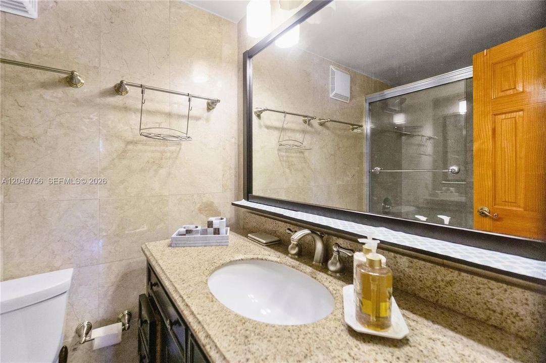For Rent: $5,000 (2 beds, 2 baths, 1190 Square Feet)