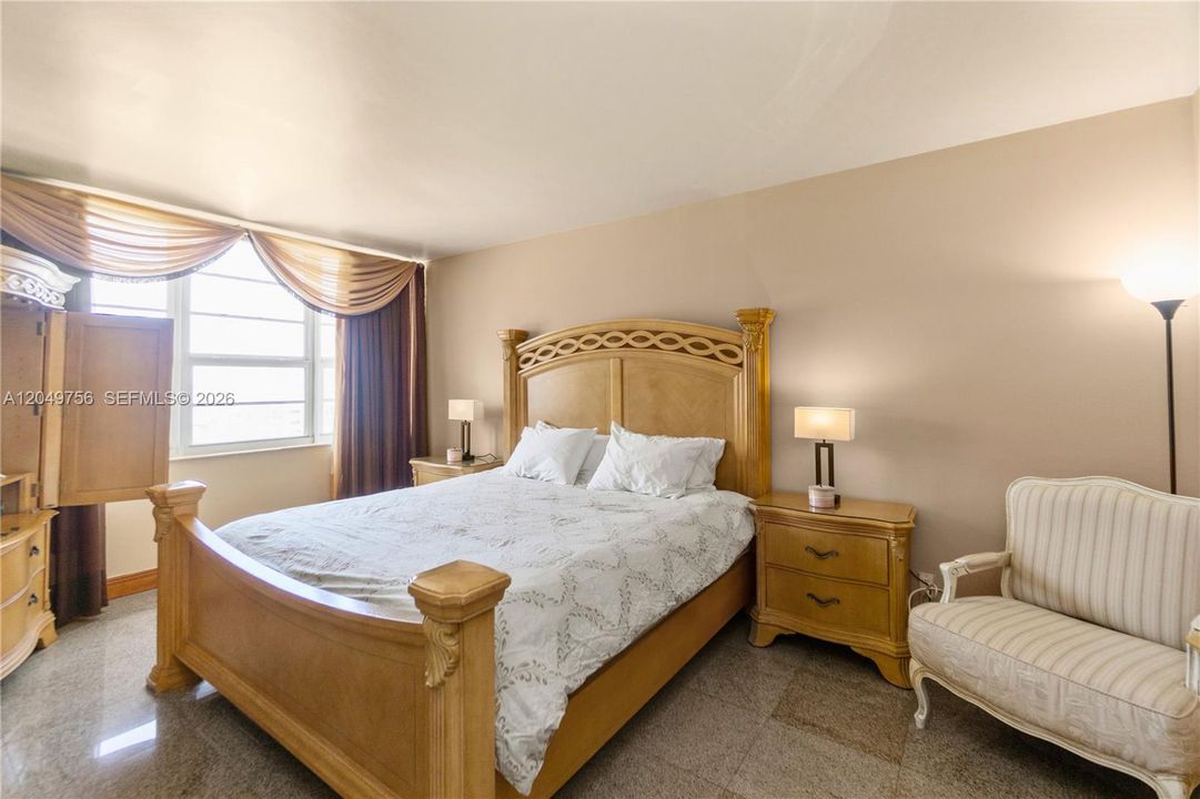 For Rent: $5,000 (2 beds, 2 baths, 1190 Square Feet)