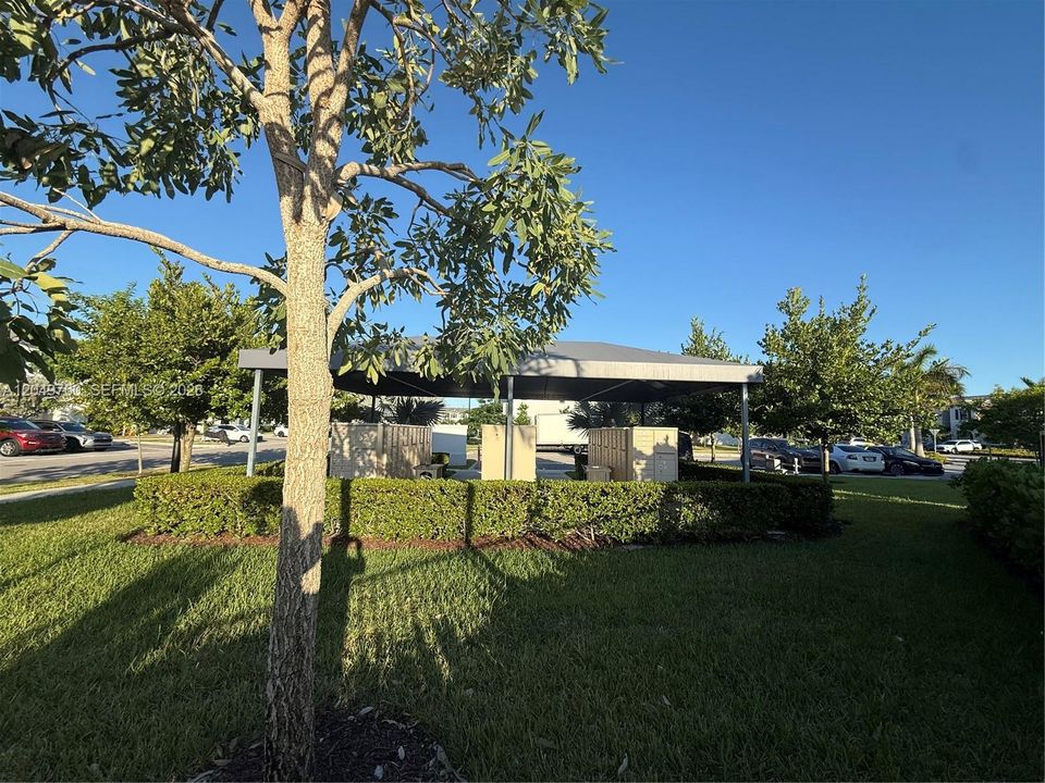 For Sale: $345,000 (3 beds, 3 baths, 1328 Square Feet)