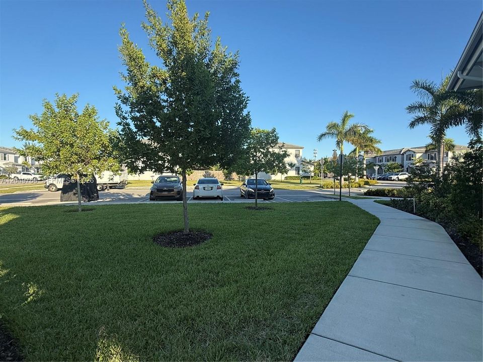 For Sale: $345,000 (3 beds, 3 baths, 1328 Square Feet)