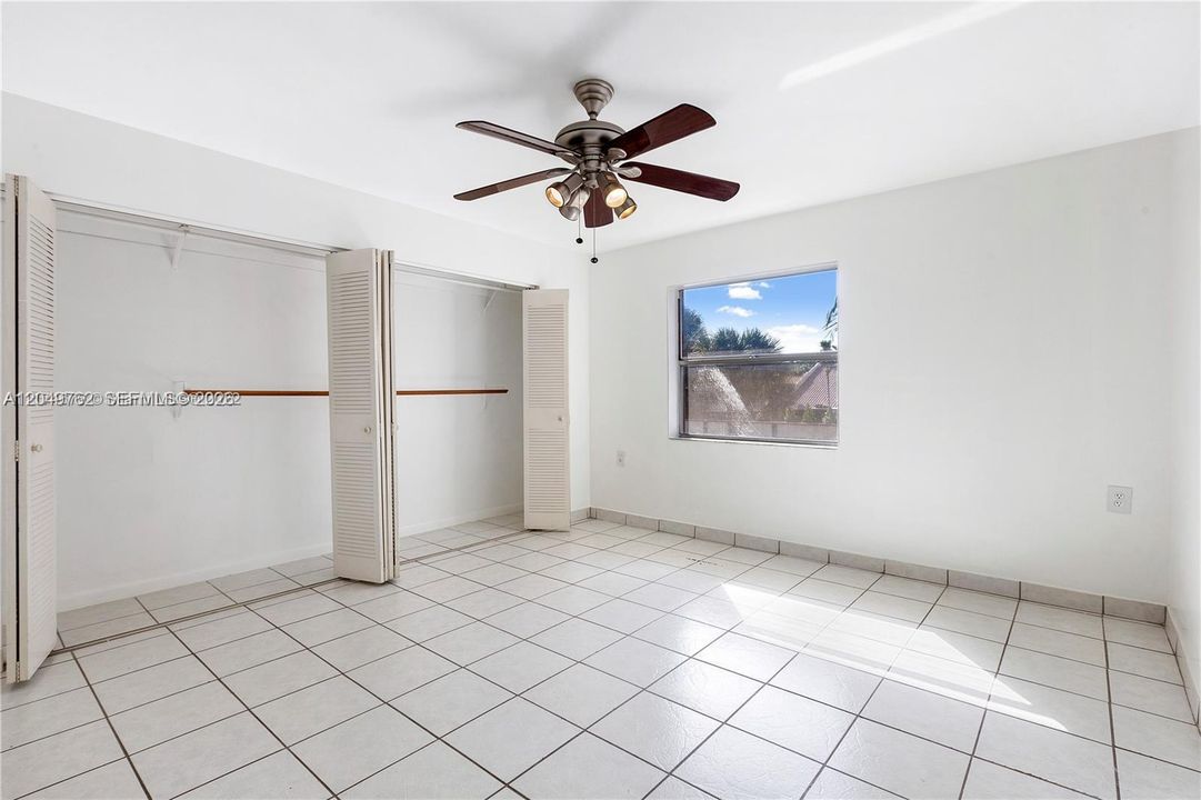 For Rent: $2,300 (2 beds, 2 baths, 986 Square Feet)