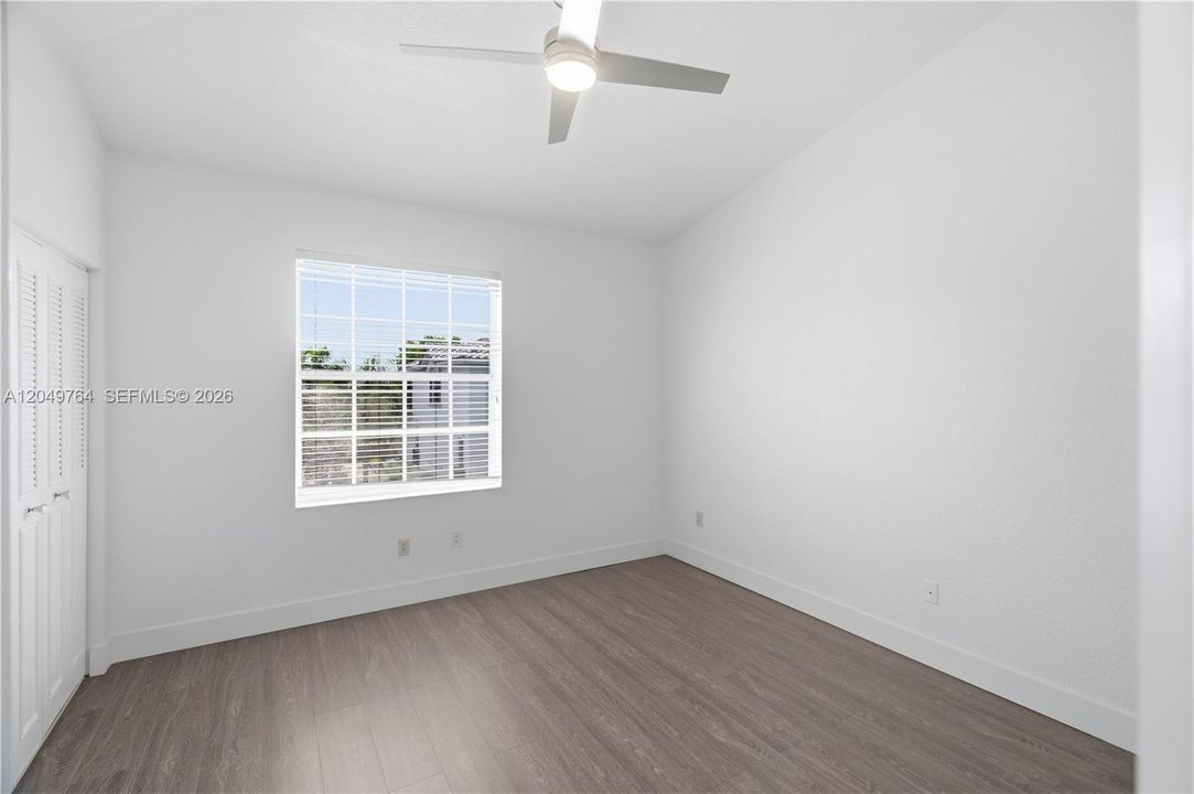 В аренду: $2,600 (3 спален, 3 ванн, 1212 Квадратных фут)