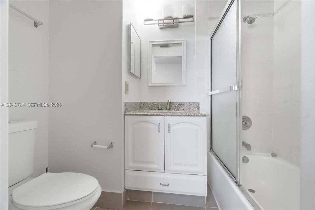 В аренду: $2,600 (3 спален, 3 ванн, 1212 Квадратных фут)