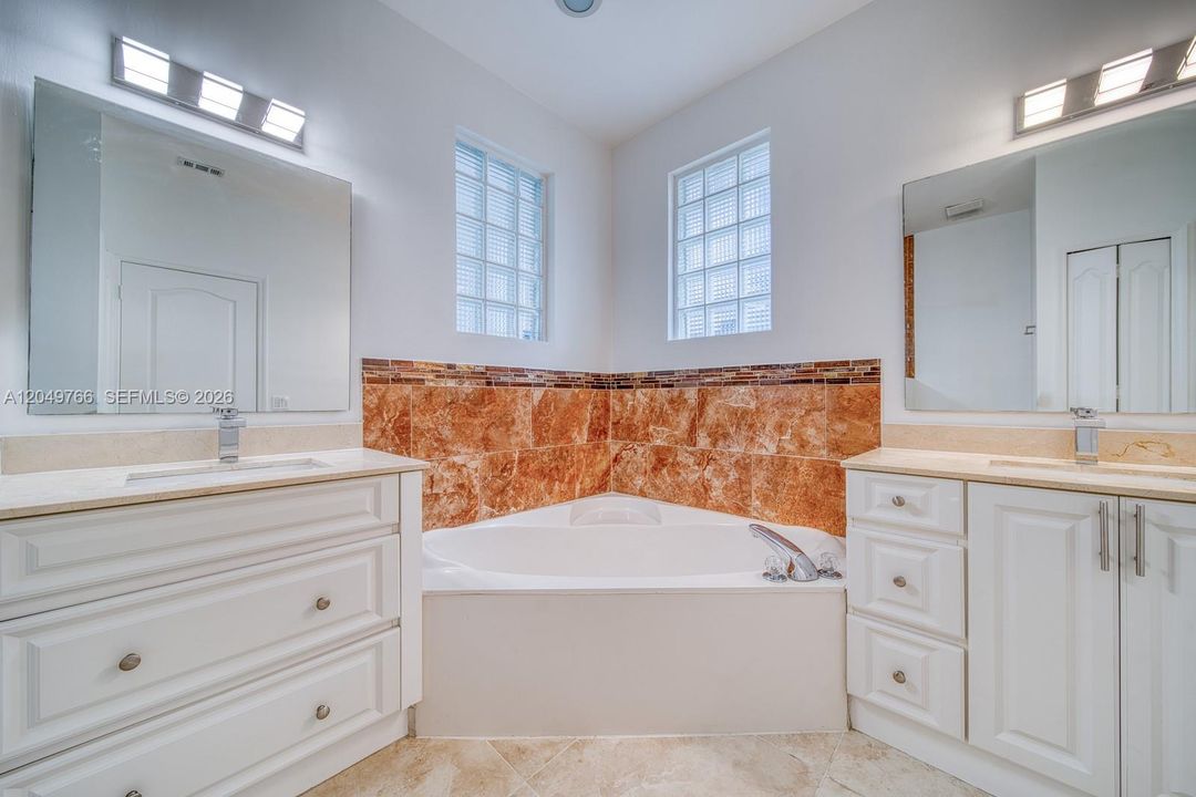 For Rent: $4,500 (4 beds, 2 baths, 1825 Square Feet)