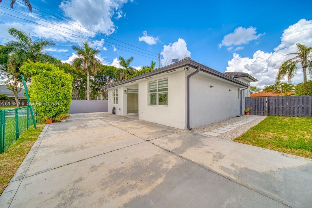 For Rent: $4,500 (4 beds, 2 baths, 1825 Square Feet)